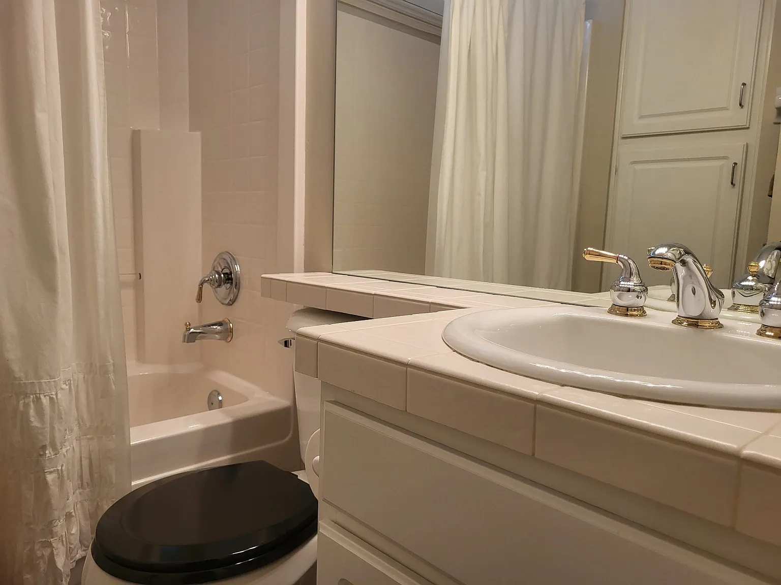 2 bed, 1295 sqft, $2,700 — Photo 3