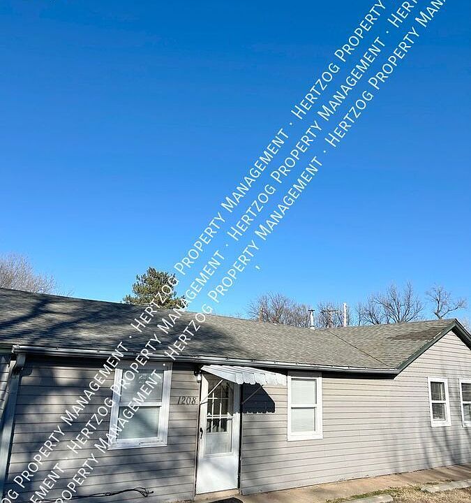 1st image of 1208 E Allen