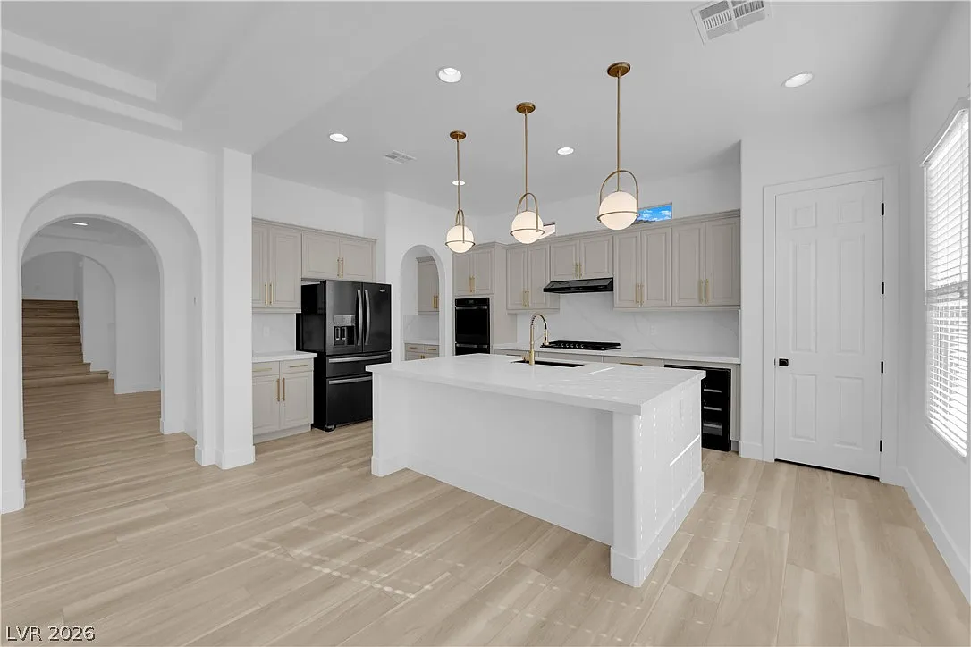 3 bed, 3.5 bath, 2853 sqft, $4,000 — Photo 1