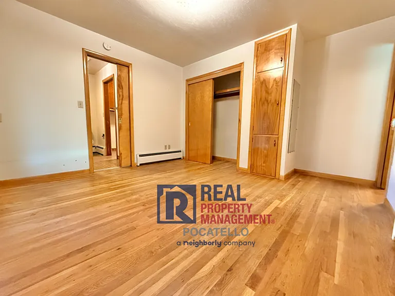 515 S Stout Ave — Photo 16