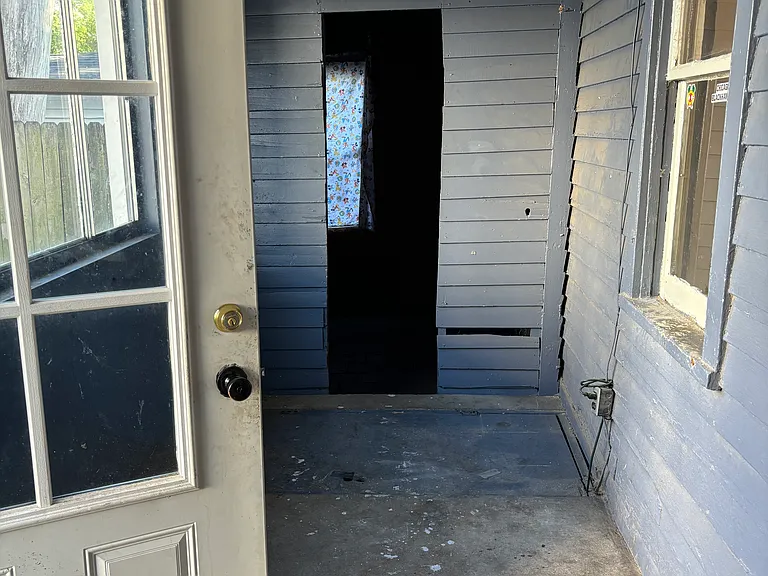 307 E Superior St — Photo 27