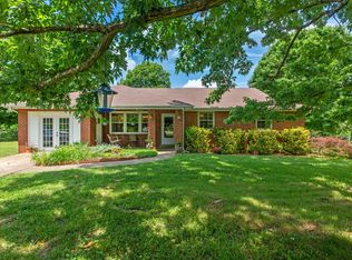 951 Grays Chapel Rd, Southside, TN 37171