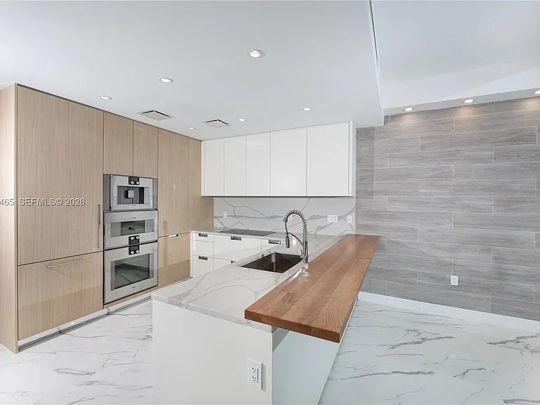 15701 Collins 1403 Sunny #1403 — Photo 12