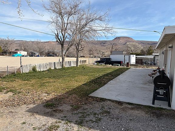 4th image of 395 Danielle Ln