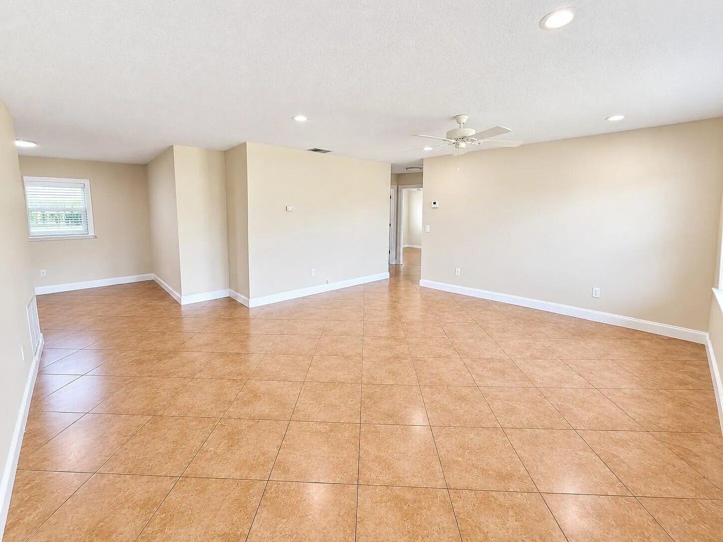3 bed, 2.0 bath, 1254 sqft, $3,800 — Photo 2