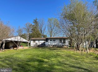 459 Burnside Dr, Falling Waters, WV 25419