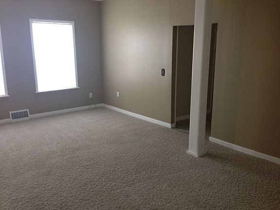 4th image of 415 Barnett Ave