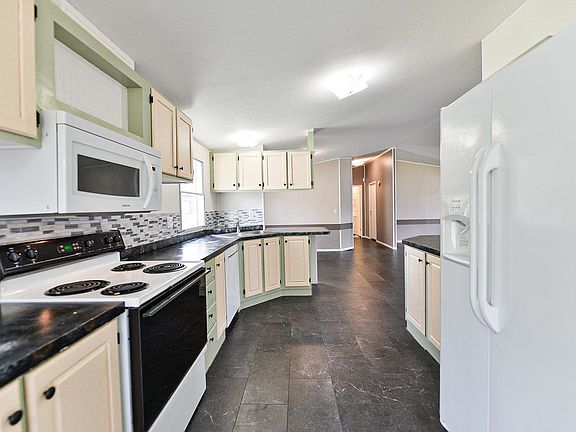 3rd image of 14720 N Bear Creek Ln