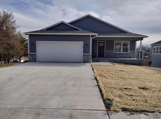 260 E 6th St, Auburn, KS 66402