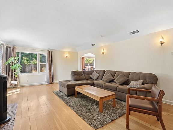 3rd image of 382 W Mill Street
