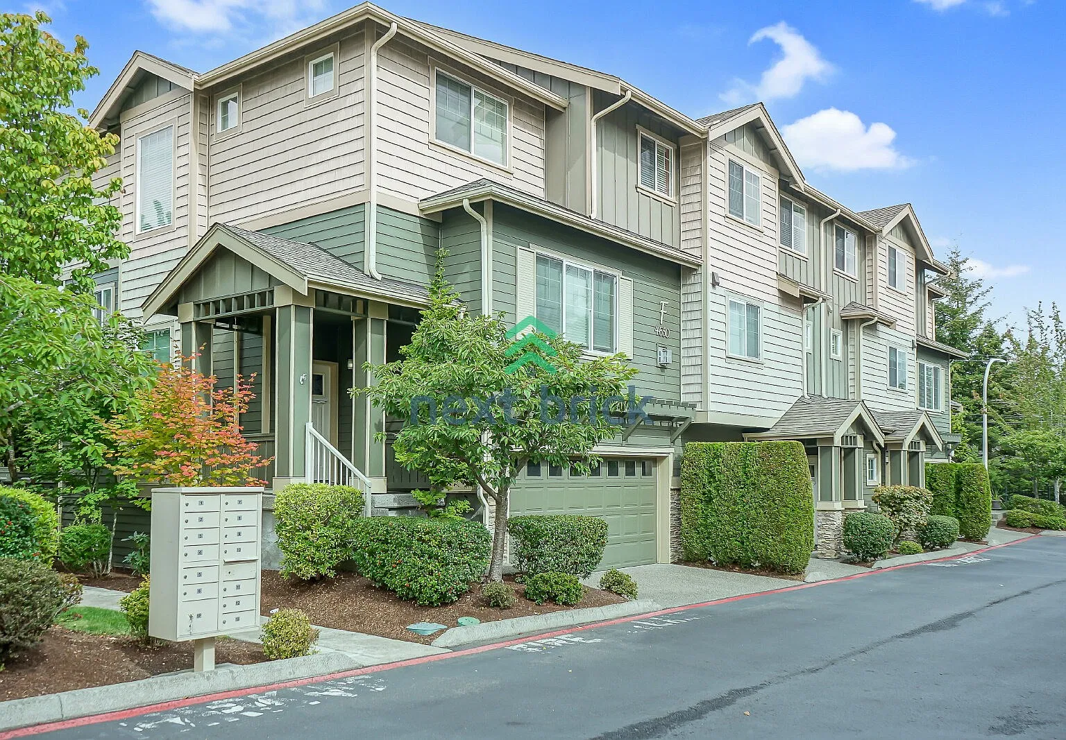 "Spacious 4-Bedroom Retreat with Cozy Fireplace in Renton - Perfect for Families!" — Photo 3