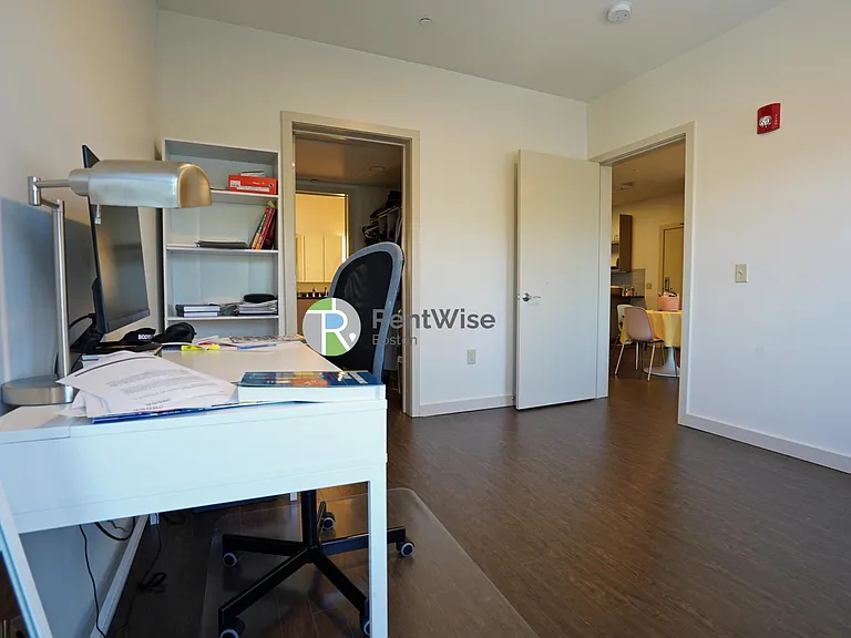 400 Langley Rd #301 — Photo 39