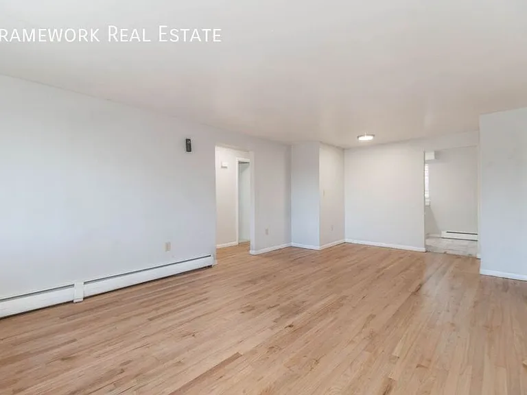 717 Oak St #4 — Photo 5