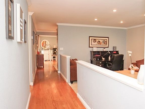 4th image of 21420 Broadwell Ave