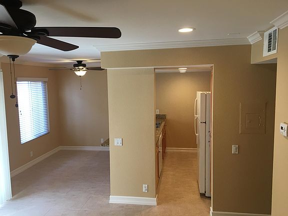 3rd image of 4222 Menlo Ave Unit 6