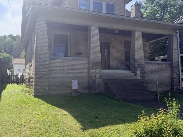 221 Lincoln St, Grafton, WV 26354