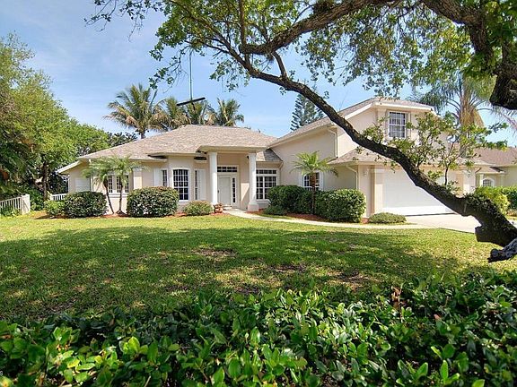 3rd image of 250 Seaglass Dr