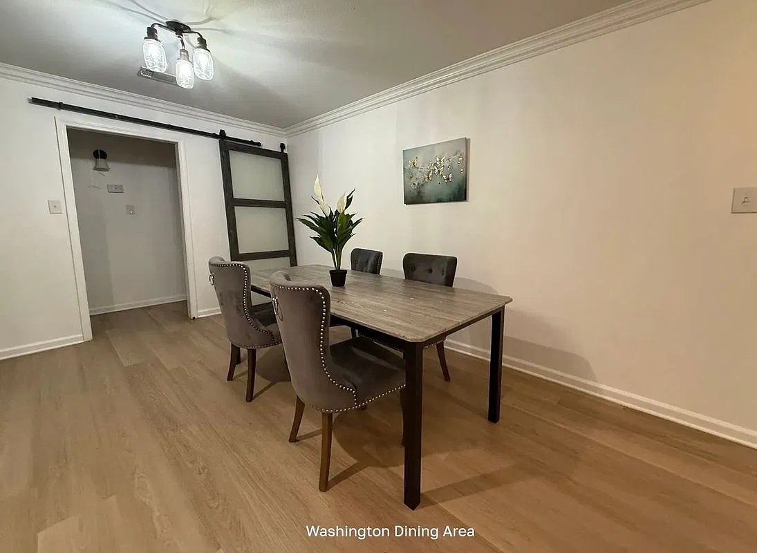 3 bed, 1.0 bath, 1082 sqft, $1,525 — Photo 2