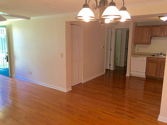 4th image of 113 Watermans Ct