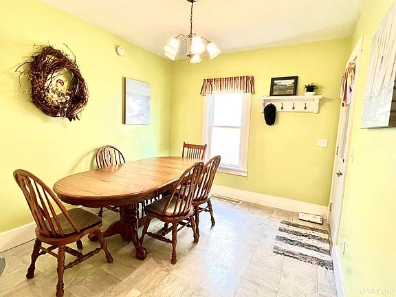 2nd image of 2206 Longyear Ave