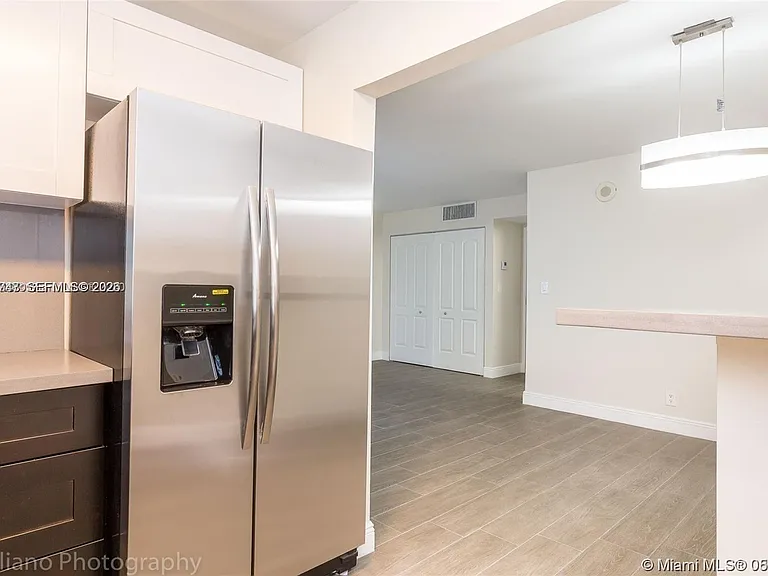 16919 N Bay Rd #218 — Photo 16