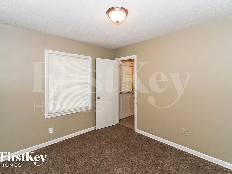 1347 Wilbec Rd — Photo 8