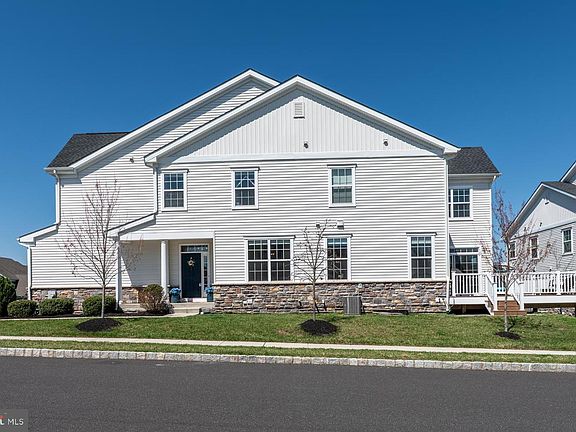 3rd image of 325 Goldman Dr