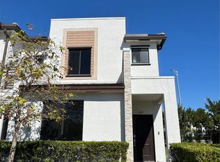 613 NE 208th Ter #613, Miami, FL 33179