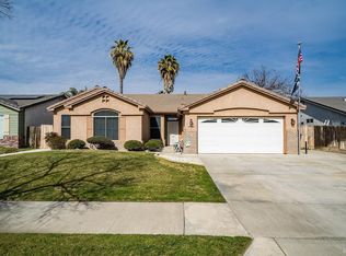 698 Woodridge Ct, Lemoore, CA 93245