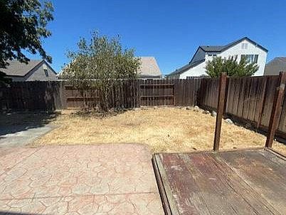 4th image of 686 Anderson Way