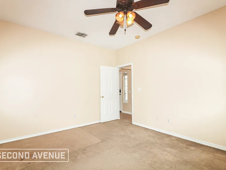 5945 Sutherland Dr — Photo 17