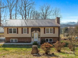 29 Tall Oaks Rd, Candler, NC 28715