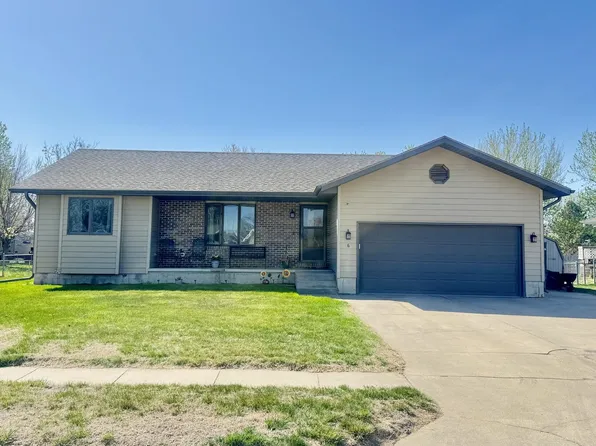 6 La Vista Rd, Kearney, NE 68845