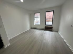 7102 5th Ave, Brooklyn, NY