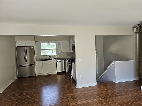 4th image of 735 Russell Ave