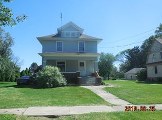 435 E Walnut St, Washburn, IL 61570