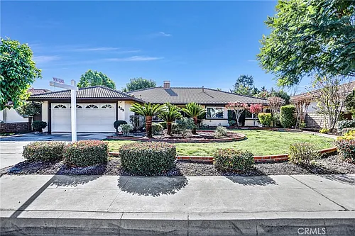 452 W Winnie Way Photo 1