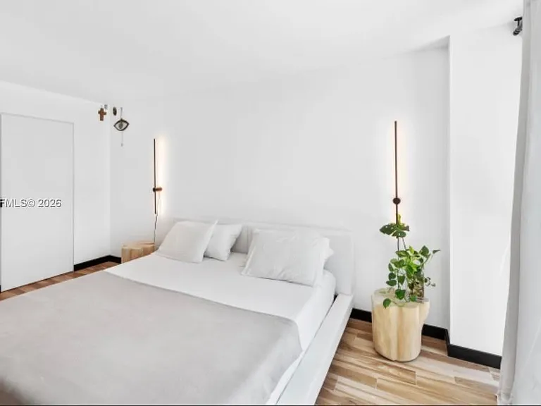 2655 Collins Ave #504 — Photo 9