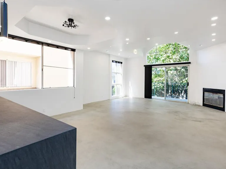 639 Huntley Dr #3 — Photo 13