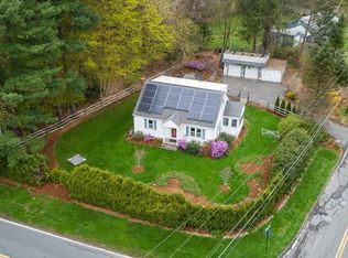 304 Hatfield St, Northampton, MA 01060