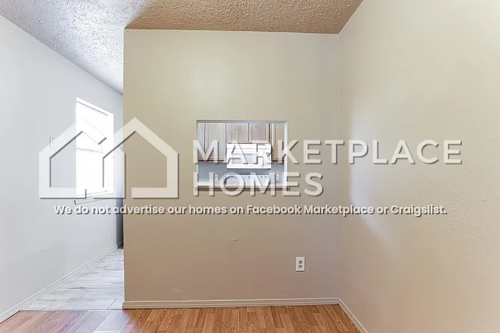 404 E Texas Dr — Photo 8
