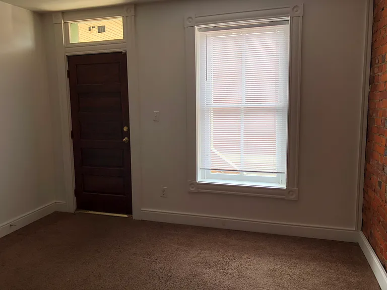 815 Bowe St #A — Photo 2