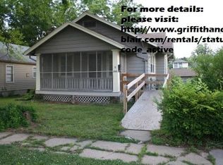 2200 SW Kensington Ct, Topeka, KS 66606