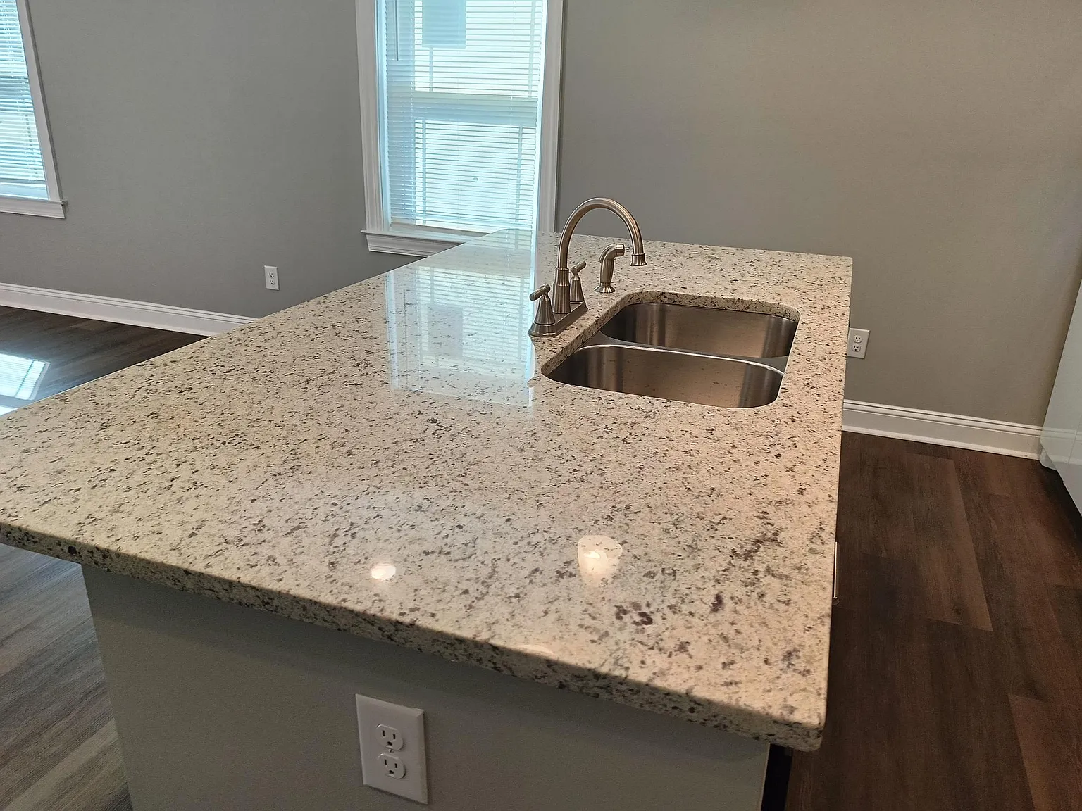 3 bed, 1116 sqft, $1,850 — Photo 4