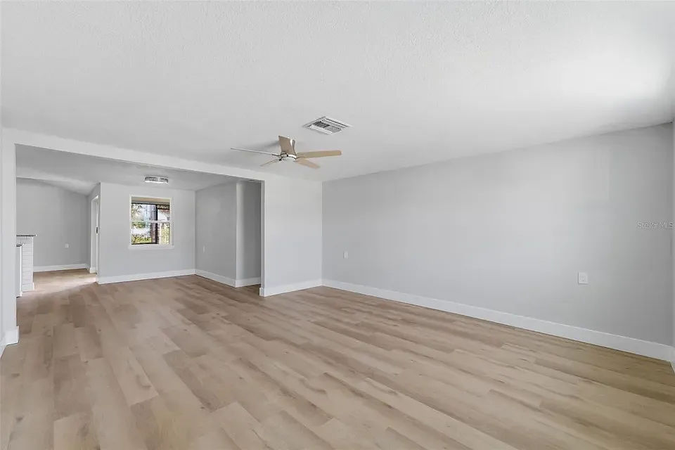 3 bed, 1576 sqft, $2,400 — Photo 2