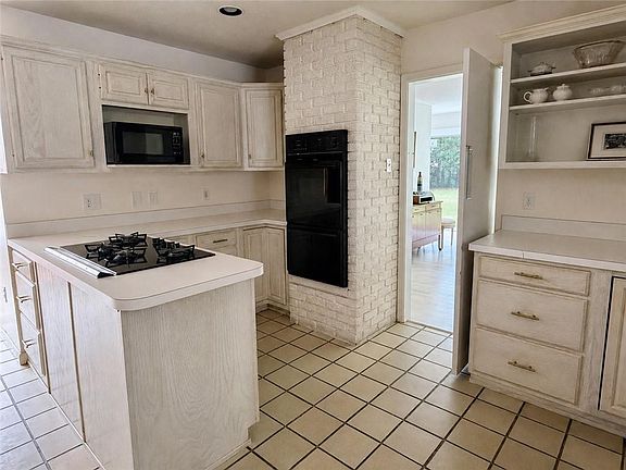 5th image of 123 South Dr