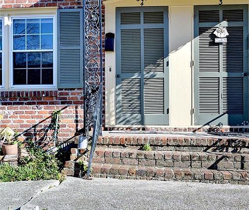 5th image of 301 N Boundary St