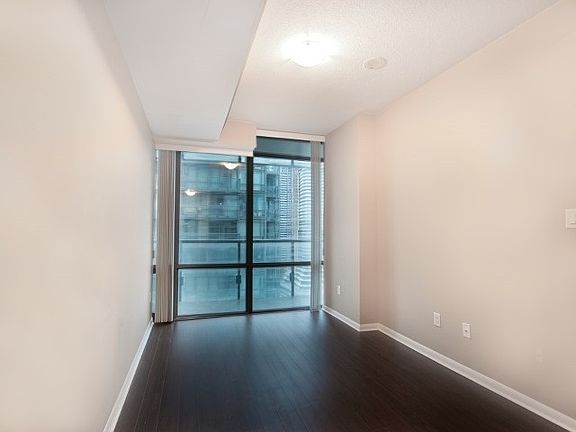 4th image of 38 Grenville St #2309