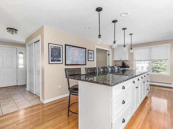 2 Cherry Tree Ln