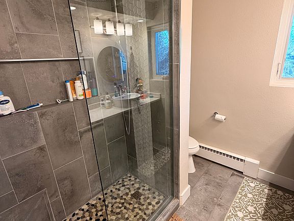 4th image of 790 Crescent Ln